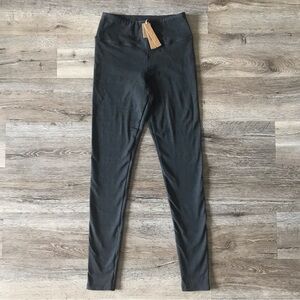 NWT Skims Outdoor High Waisted Legging in Onyx Size Small